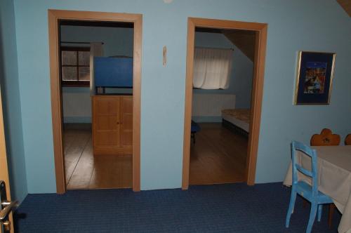 2 bedrooms, 8 beds