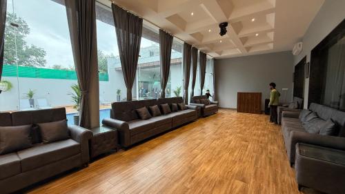 Niayra Farms by StayGram