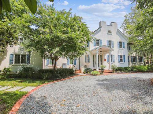 Blue Gates in Easton (MD)