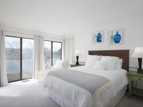 The Helm in อีสตัน (MD)