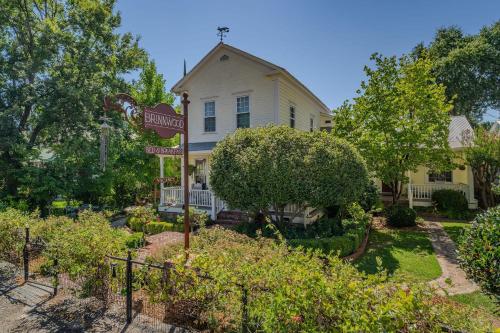 Brinnwood Bed & Breakfast