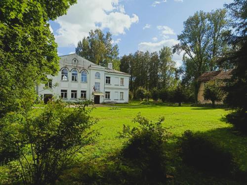 Viesnīcas āriene, Bērzgala Viesu Nams (Berzgala Viesu Nams) in Vidsala