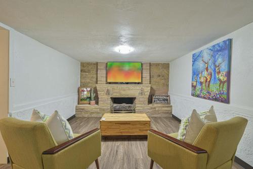 Communal Crashpad-City Card for local biz discounts