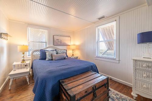 The Minor Manor - NH MP 11.5 Historic Oceanfront Dunetop Deck YR Flex Stays - image 5