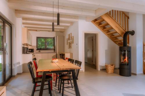 Kitchen, BINDT chalets in Teplicka
