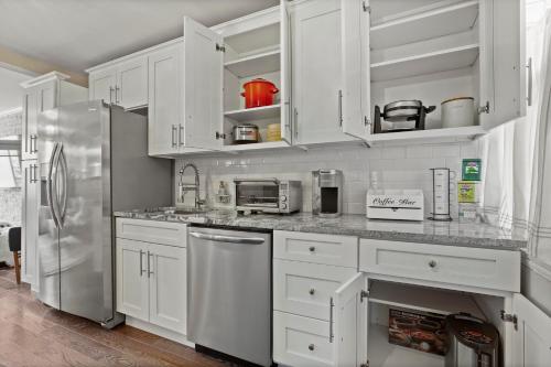 Charming 4BR with Private Patio and Historic Row Downtown, Frederick (foto 9)