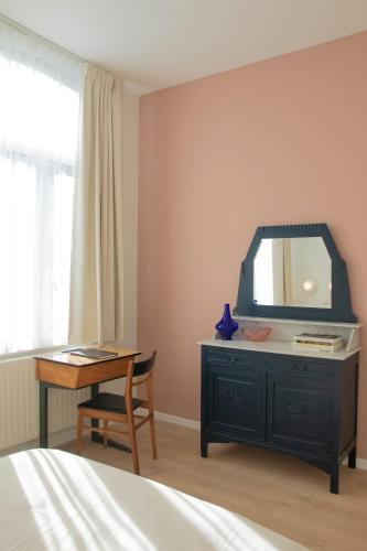 Chaleureux appartement aux Marolles, Brussels (photo 10)