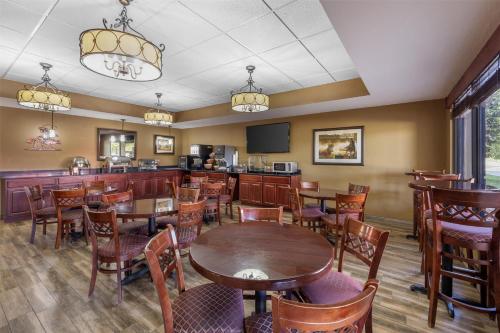 Best Western North Edge Inn - image 13