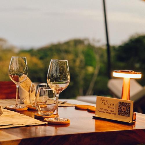 Alaya Yoga & Surf & Retreat