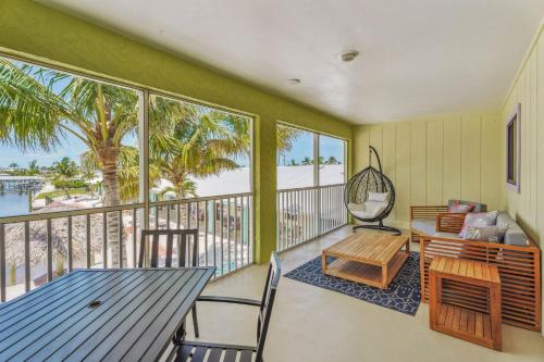 Off the Charts Inn in Saint James City