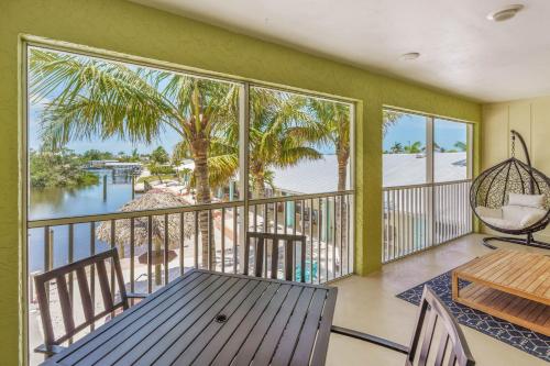 Off the Charts Inn in Saint James City