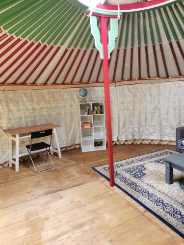 Nomad's Cottage and Yurt in Ballinasloe