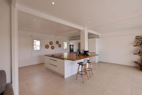 Facilities, Nakolodge -3 chambres - piscine et jardin privatifs in Berard