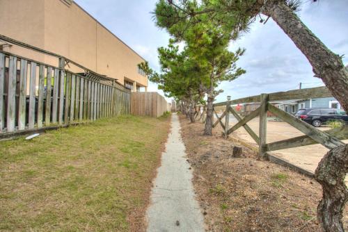 5200 - Seaside - image 2