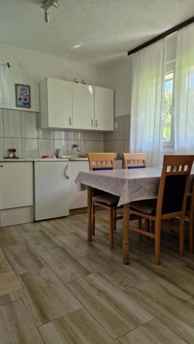 Domacinstvo Ubovic in Sipovo