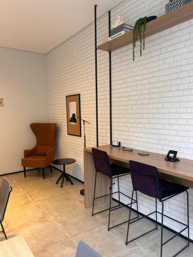 会議室 / ダンスホール, Studio Neo Home São Caetano, aconchegante e compacto (Studio Neo Home Sao Caetano, aconchegante e compacto) in サン カエタノド スル