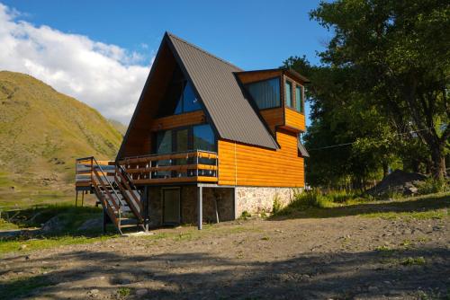 Arkenstone, Kazbegi