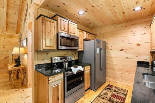 Lazy Cub Camp by American Patriot Getaways in Mt Zion