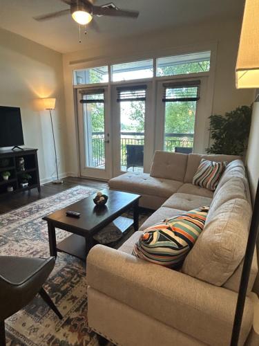 2 Bedroom Boutique Apartment in the Heart of Charlotte