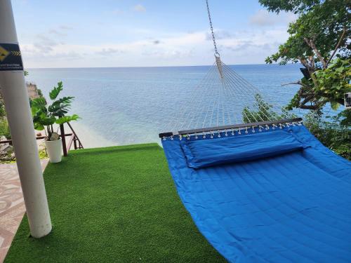 Beach house minutes from Ochi Rios and Ian Fleming airport near Ian Fleming internasjonale lufthavn