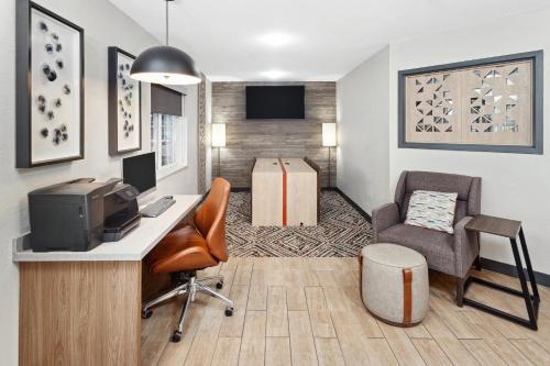Candlewood Suites Appleton an IHG Hotel - image 6