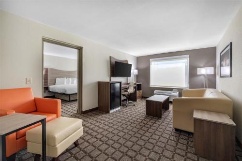 Red Roof Inn & Suites Manchester TN - main image