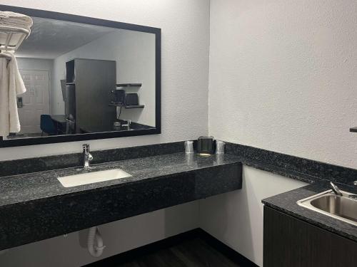 Studio 6 West Columbia SC - Airport - image 12