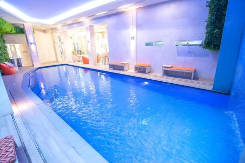 Goldberry Lite Hotel in Илоило