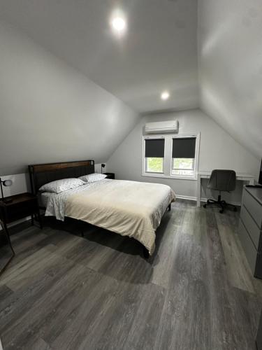 Modern & cozy Room in Queens near Train station and buses in Queens