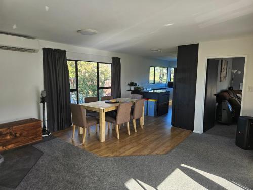 Room by the golf course with ensuite an Spa in Shirley