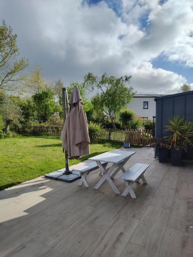 陽台/露台, Maison 3 chambres in 特里尼亞克