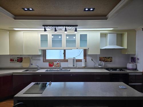 Yeoncho Money Stay in Suyang-dong