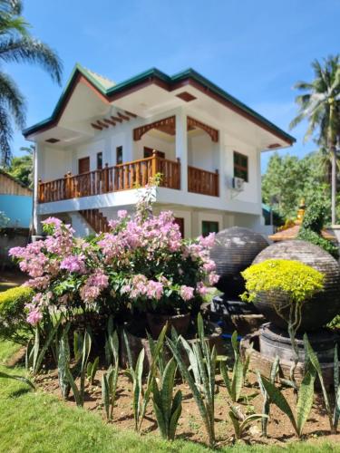 Nanay Santa's Garden Beach Resort in Bocboc
