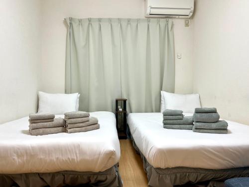 2 double beds, 1 sofa bed