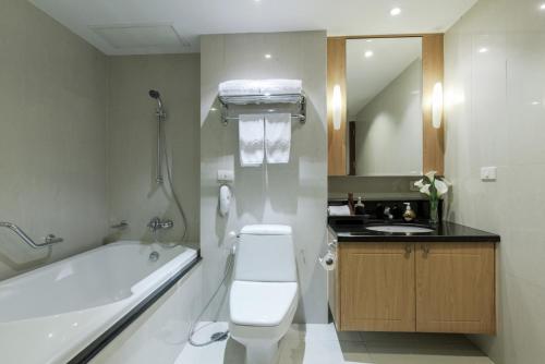 room detail thumbnail 2