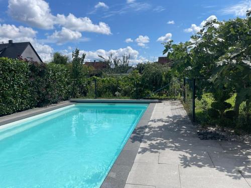 Villa "La Tourelle" avec piscine privée (Villa "La Tourelle" avec piscine privee) in อาเกอโน