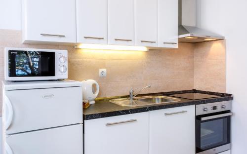 Apartments Sunj - image 12