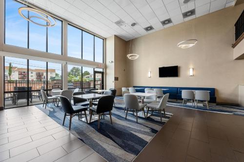 Food and beverages, Comfort Inn Aikens Center in Martinsburg (WV)