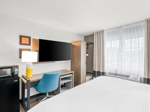 Comfort Inn & Suites Bellevue - Omaha Offutt AFB - image 7