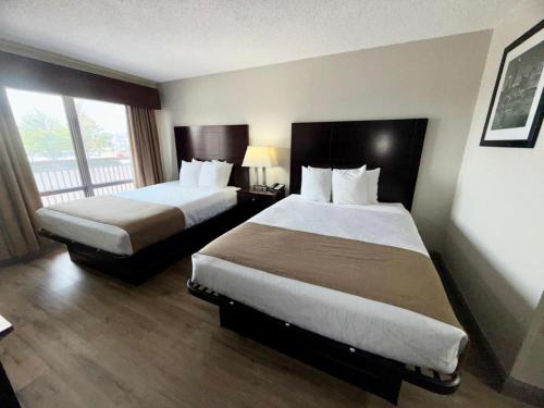 Days Inn by Wyndham St. Charles IL thumb 3