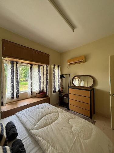 ANHAAZ Lakefront Retreat in Bukit Merah