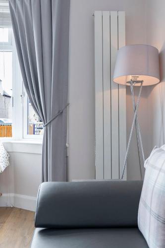 Crewe Apartment - Stylish 2 bedroom apt, Garden, Free parking, Edin City, Эдинбург (фото 4)