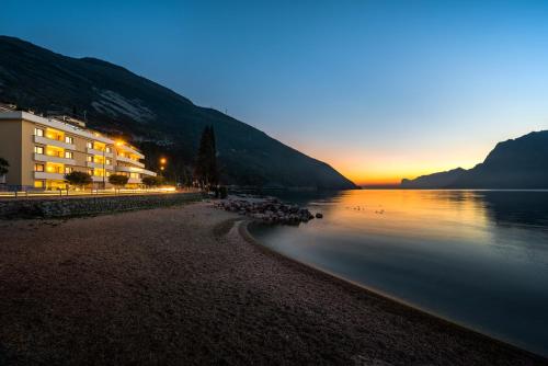 Hotel Residence Torbole - image 2
