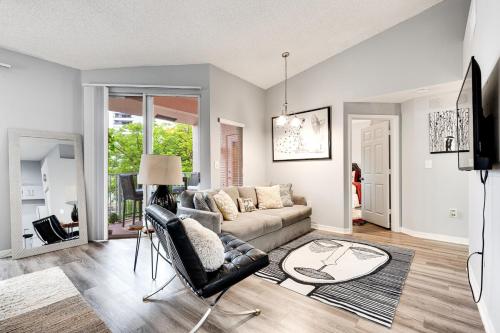 2 Br 2 Bath Waterfront Apt Walking To Beach