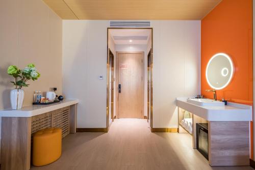 Dequan Luxury Hotel, near Bird's Nest Stadium and China National Convention Center  in China National Convention Center & Olympic Village