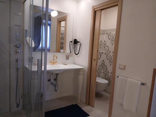 Excellent Trinity Rooms - image 14