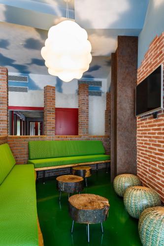 共用Lounge/電視區, 布蘭科旅館 (Blanco Albergue) in 聖地亞哥德孔波斯特拉舊城區