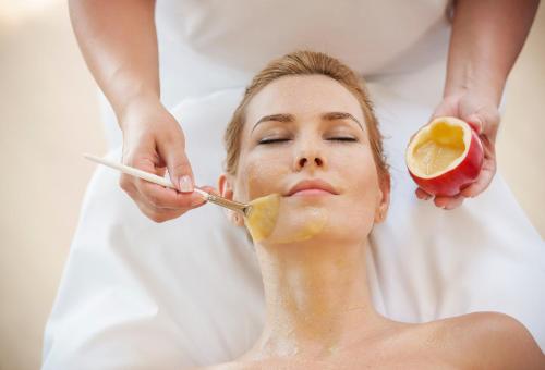 Quellenhotel Heiltherme Bad Waltersdorf - 2-Thermenresort - image 2