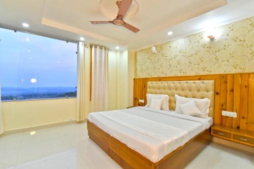 Vella Marina Pine view -Free Parking-cricket stadium 5 km-Mcleodganj 8 km- Bhagsunag 9 - image 3