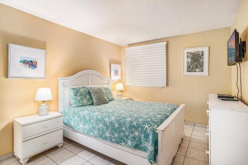 0611 Waters Edge Resort condo - image 12